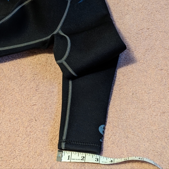 3/2mm Wetsuit and water boots - Picture 8 of 8